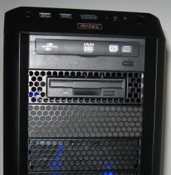 Antec Twelve Hundred floppy