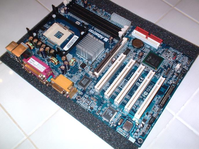 http://www.techwarelabs.com/reviews/motherboard/albatron_px845pev/images/mobo.jpg http://www.techwarelabs.com/reviews/motherboard/albatron_px845pev/images/mobo.jpg