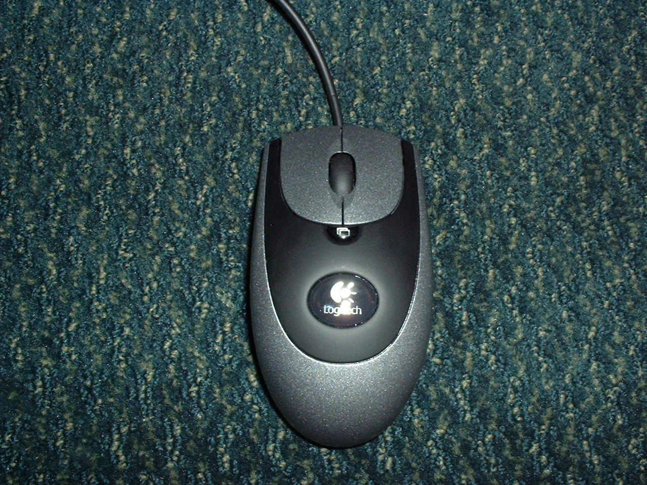 http://www.techwarelabs.com/reviews/peripherals/logitech_mx300/front.JPG