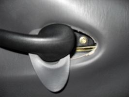 Techware Labs - Articles - 2001 Ford Expedition Side Mirror Replacement