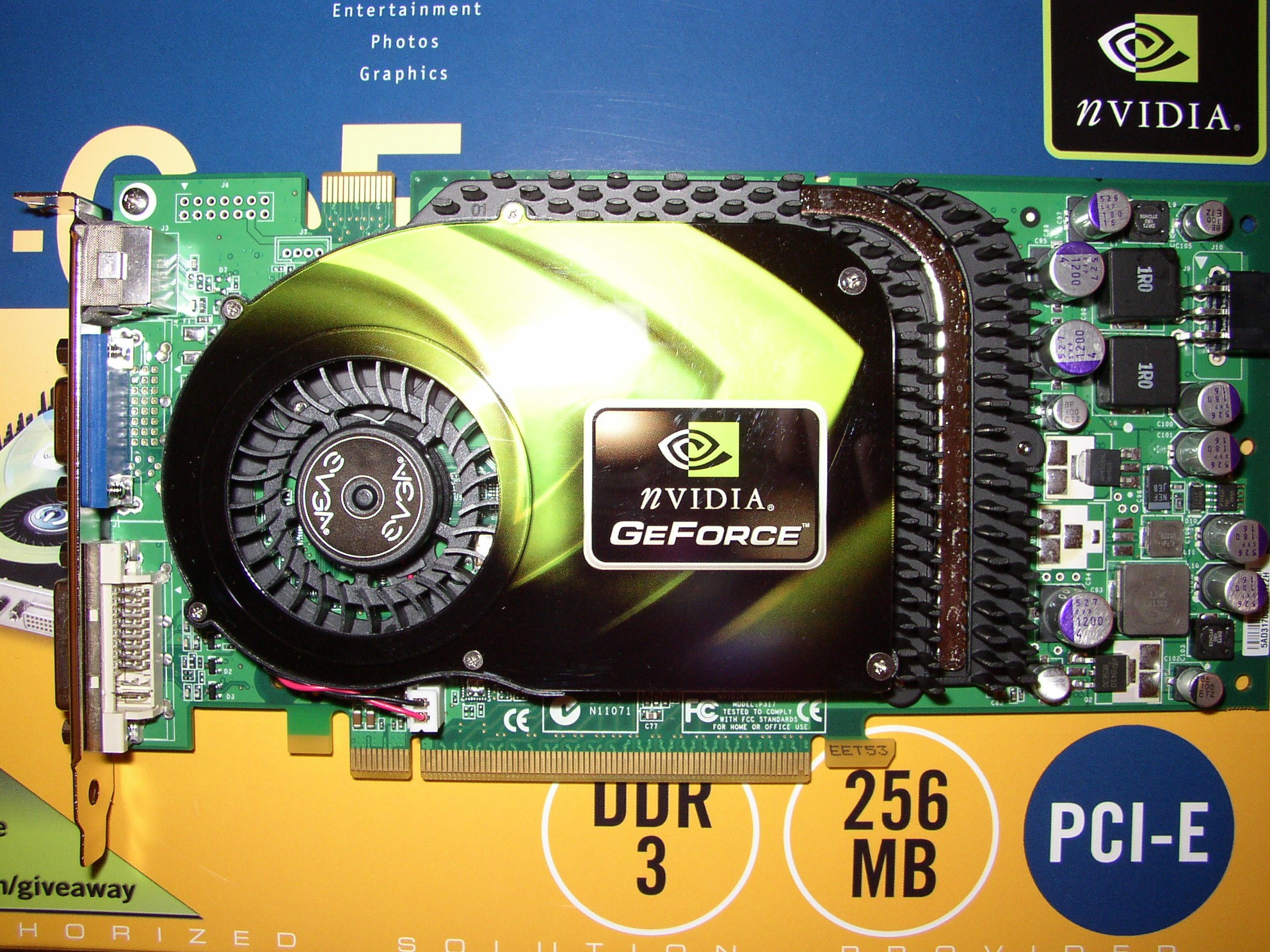 Nvidia 10 64 бит. GEFORCE 6800 GS. Нвидиа 6800 GS. NVIDIA GEFORCE 6800 le. NVIDIA GEFORCE 6800le коробка.