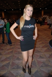 ces-2012-booth-babes-day1-02