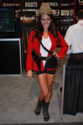 ces-2012-booth-babes-day1-09