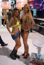 ces-2012-booth-babes-day1-26