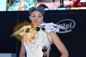 CES2015-boothbabes-gallery2-081