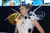 CES2015-boothbabes-gallery2-085