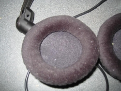 Swivel velvet ear piece